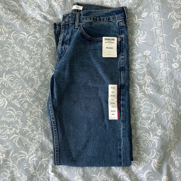 Signature by Levi Strauss Other - Men’s Signature Gold by Levi Strauss 32x32 Relaxed Jean NWT